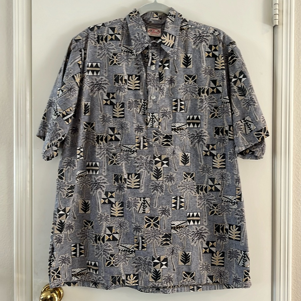 Go Barefoot Men’s Hawaiian Print Shirt.